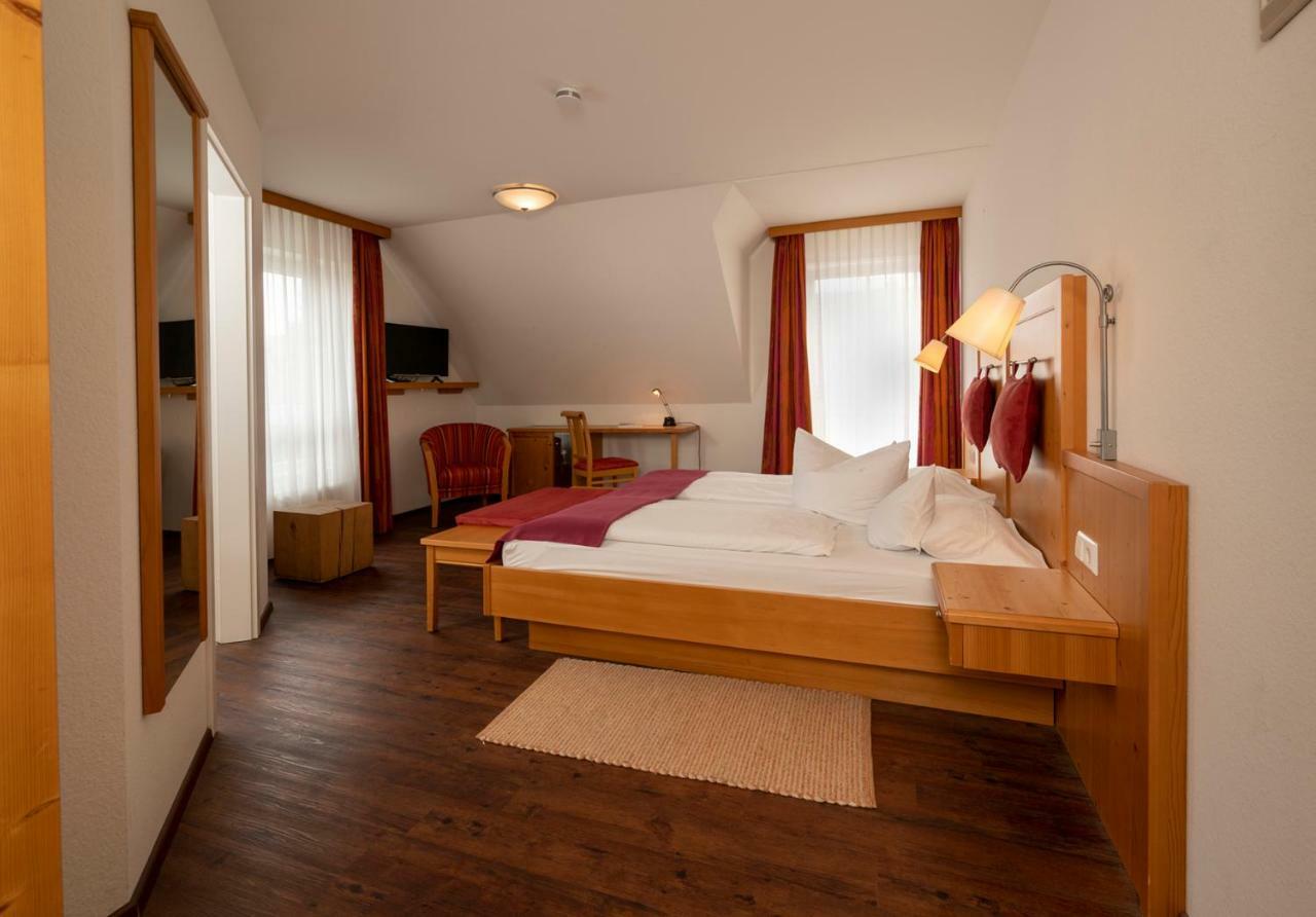 Hotel Krone Nellingen Exterior photo